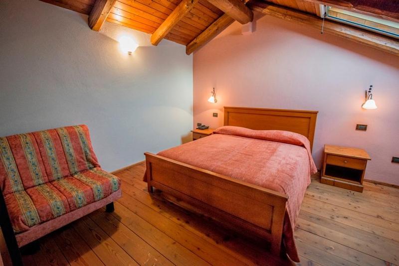 Ristorante Albergo Da Maurizio Cravanzana Eksteriør billede