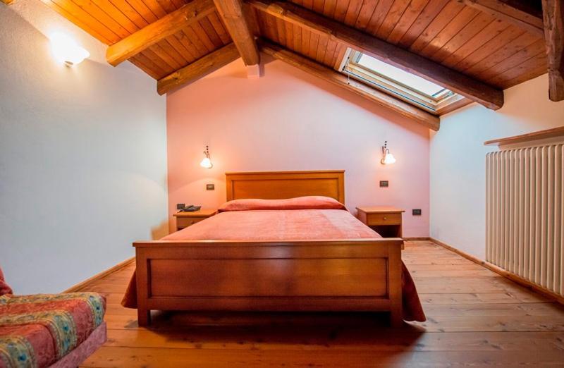 Ristorante Albergo Da Maurizio Cravanzana Eksteriør billede