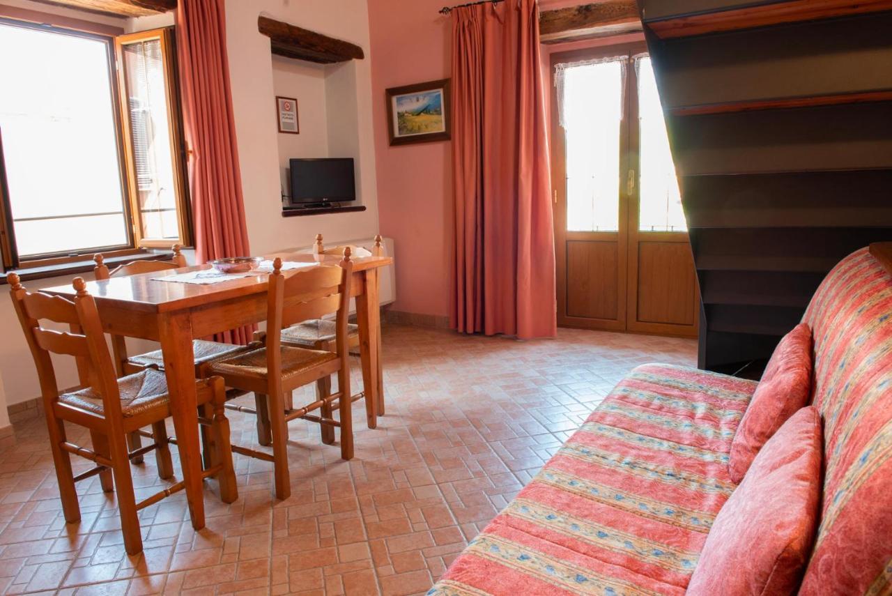 Ristorante Albergo Da Maurizio Cravanzana Eksteriør billede