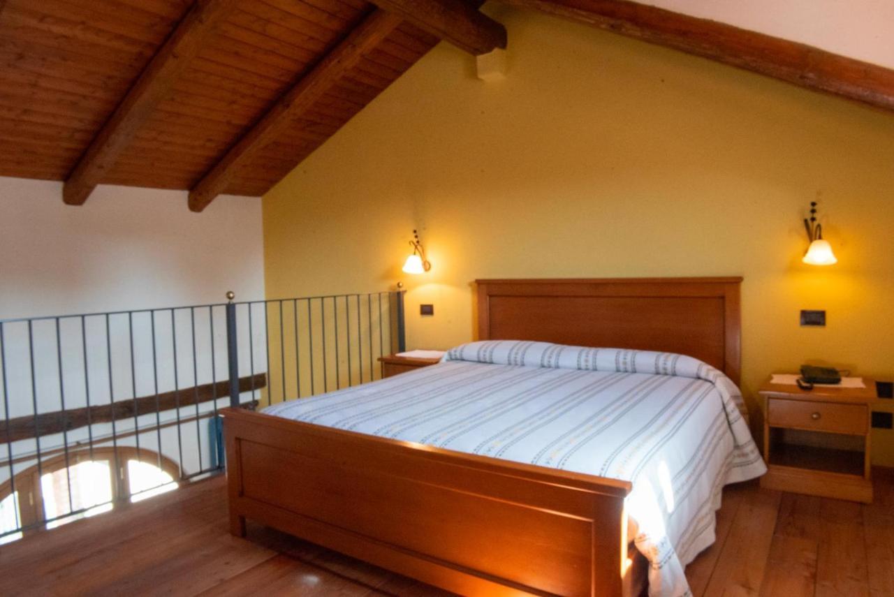 Ristorante Albergo Da Maurizio Cravanzana Eksteriør billede