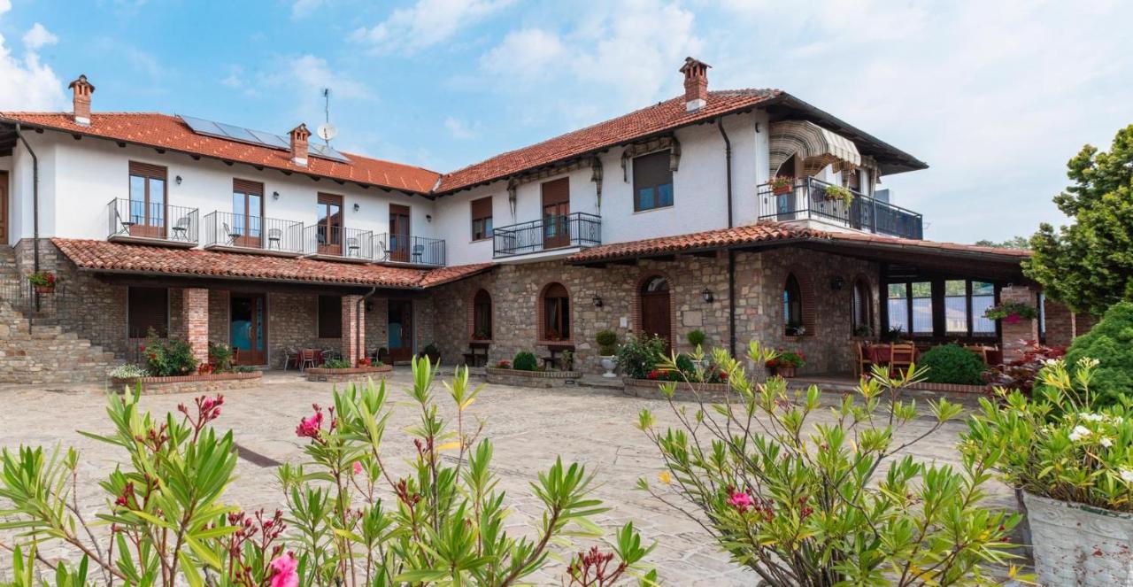 Ristorante Albergo Da Maurizio Cravanzana Eksteriør billede