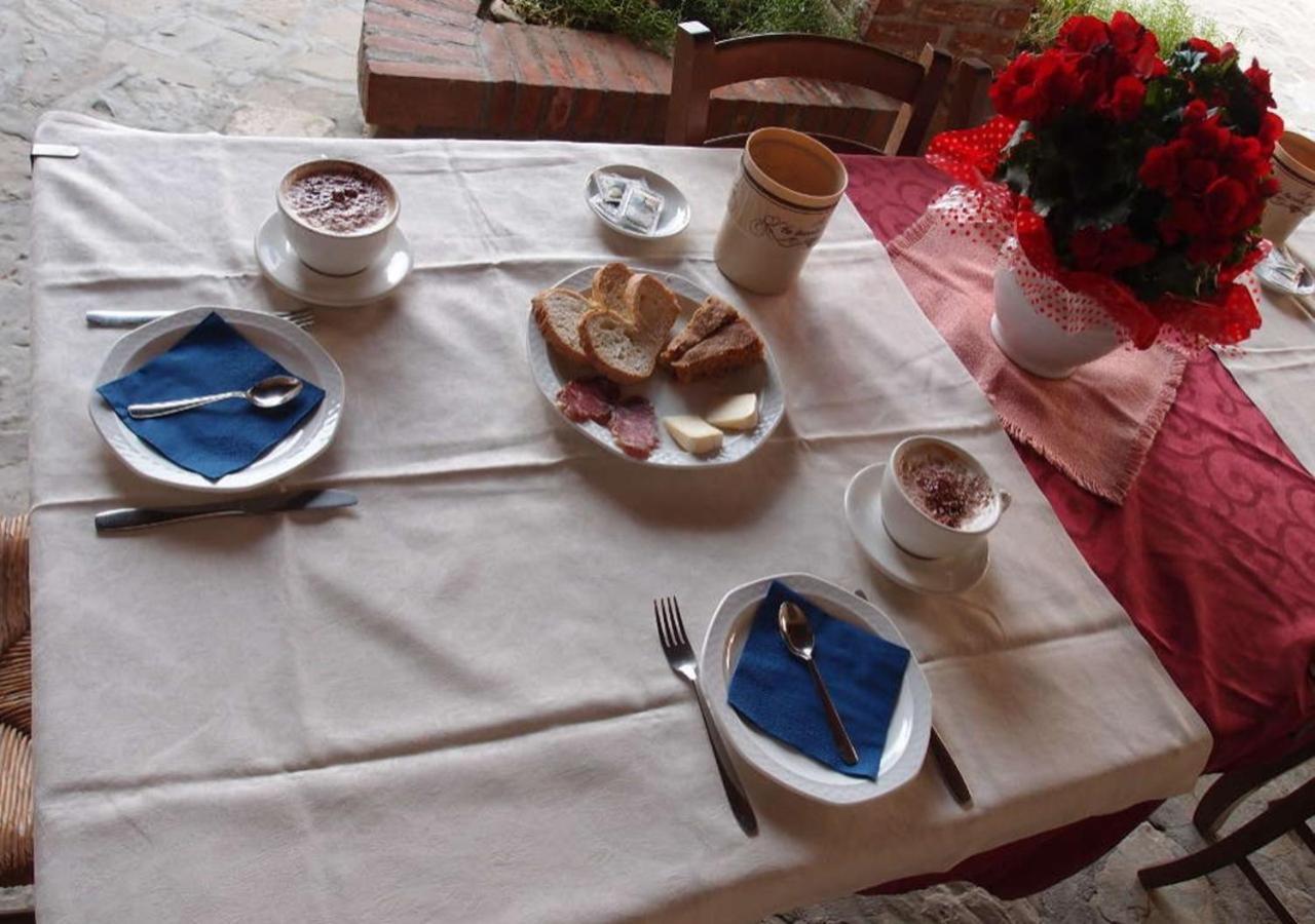 Ristorante Albergo Da Maurizio Cravanzana Eksteriør billede